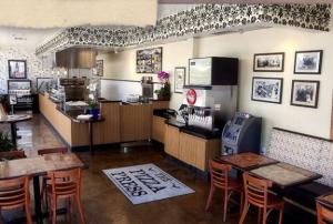 Pizza Press Interior