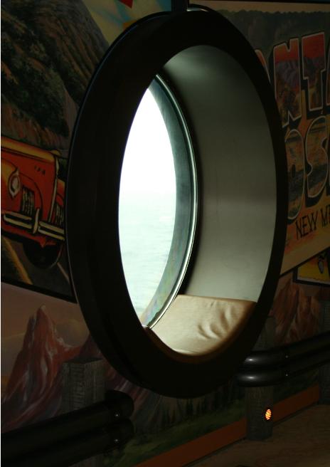 Porthole Seat