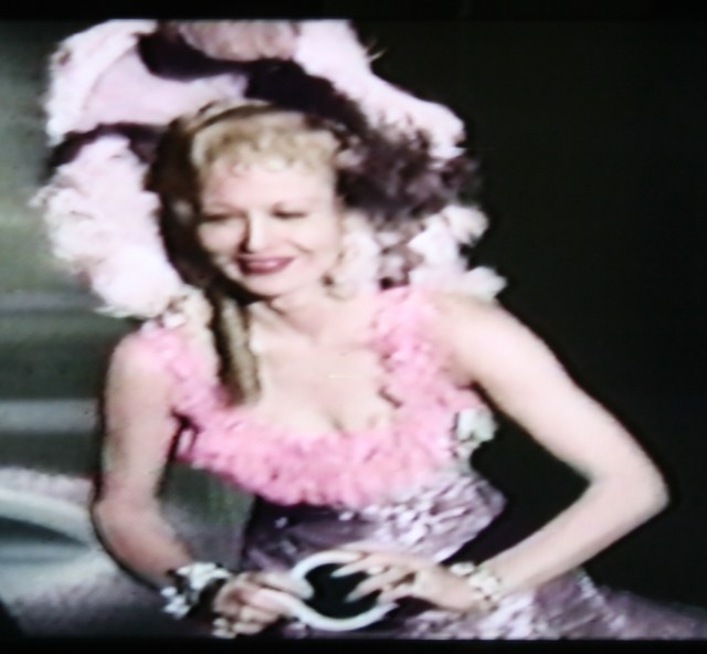 Dance Hall Girls 009