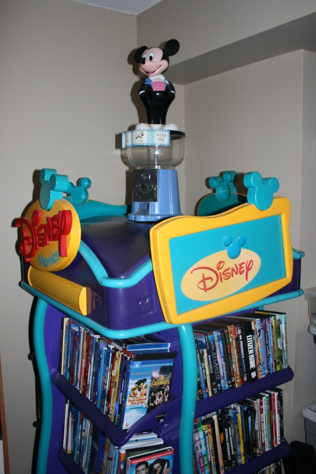 Mickey Gumball Machine 006