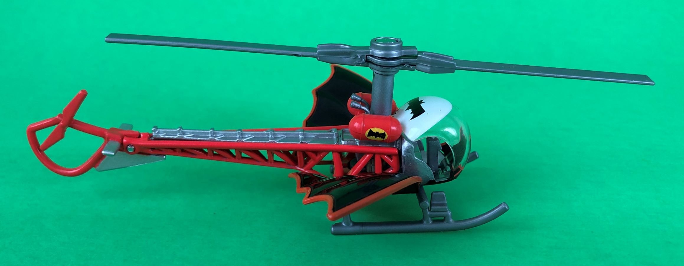 Hot Wheels Classic Batman TV Series Batcopter | Disleelandia