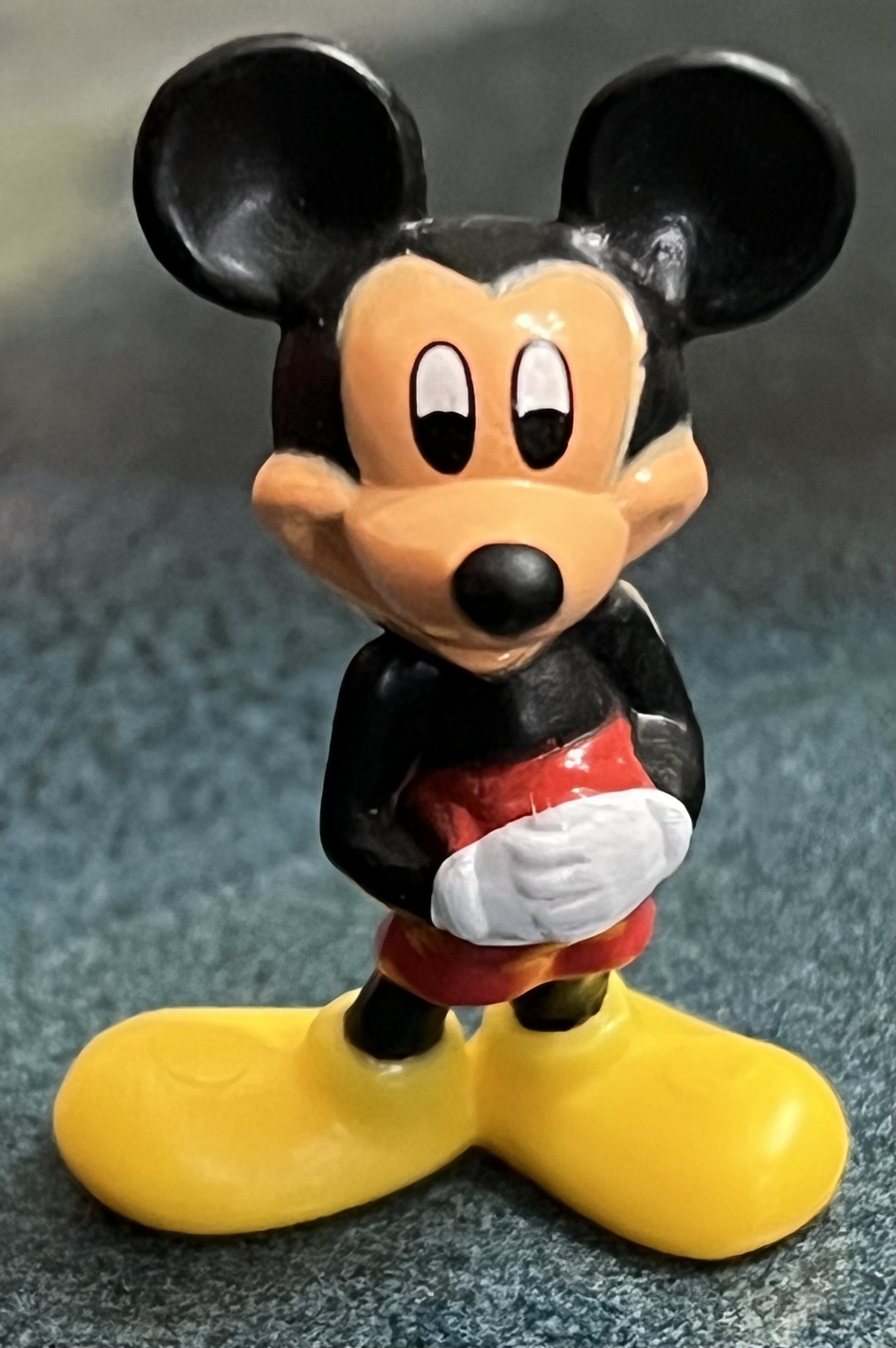 Zani Chocolate Egg with Toy Mickey Mouse – Disleelandia